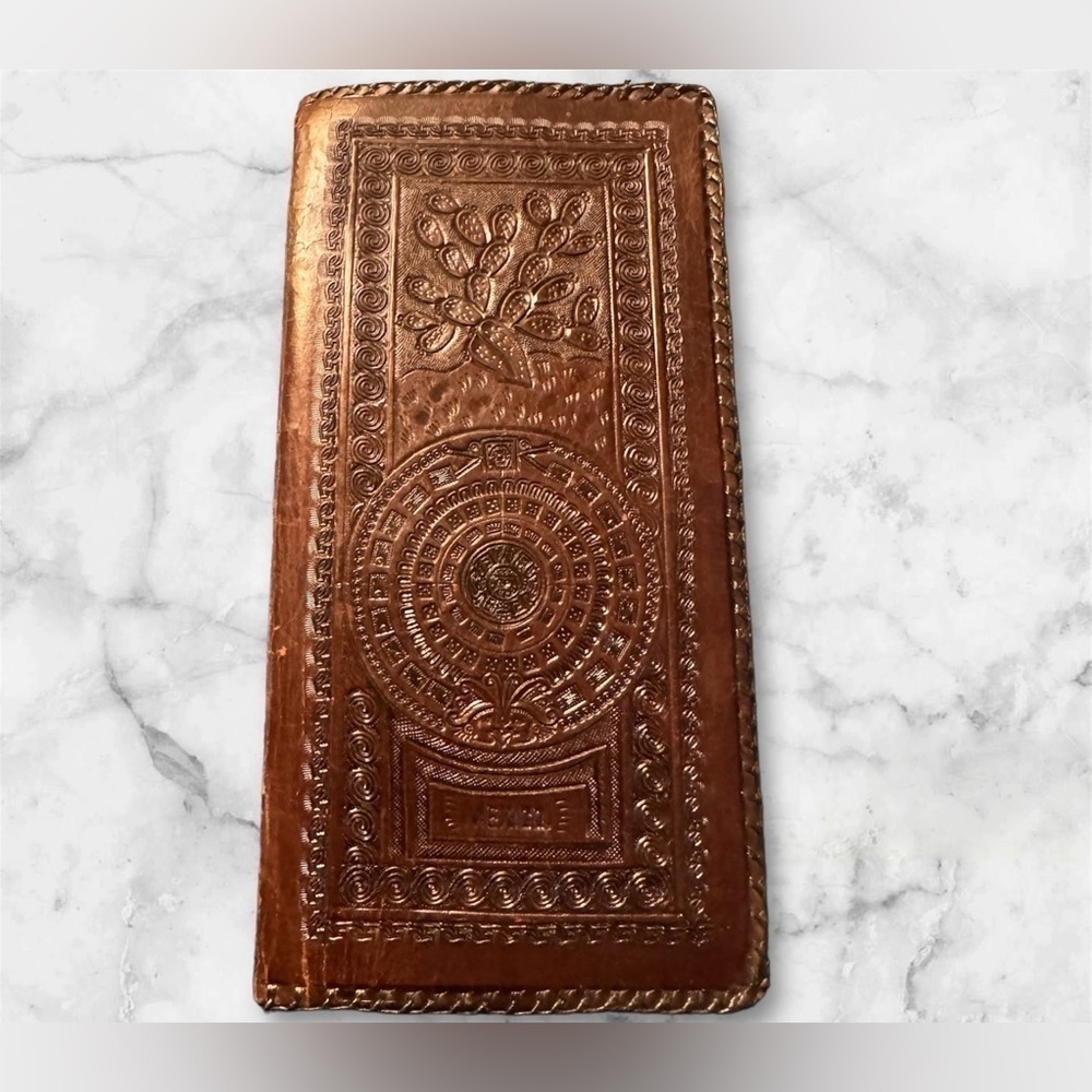 Vintage Hand Tooled Distressed Mexico Bi-Fold Wallet (woman's )